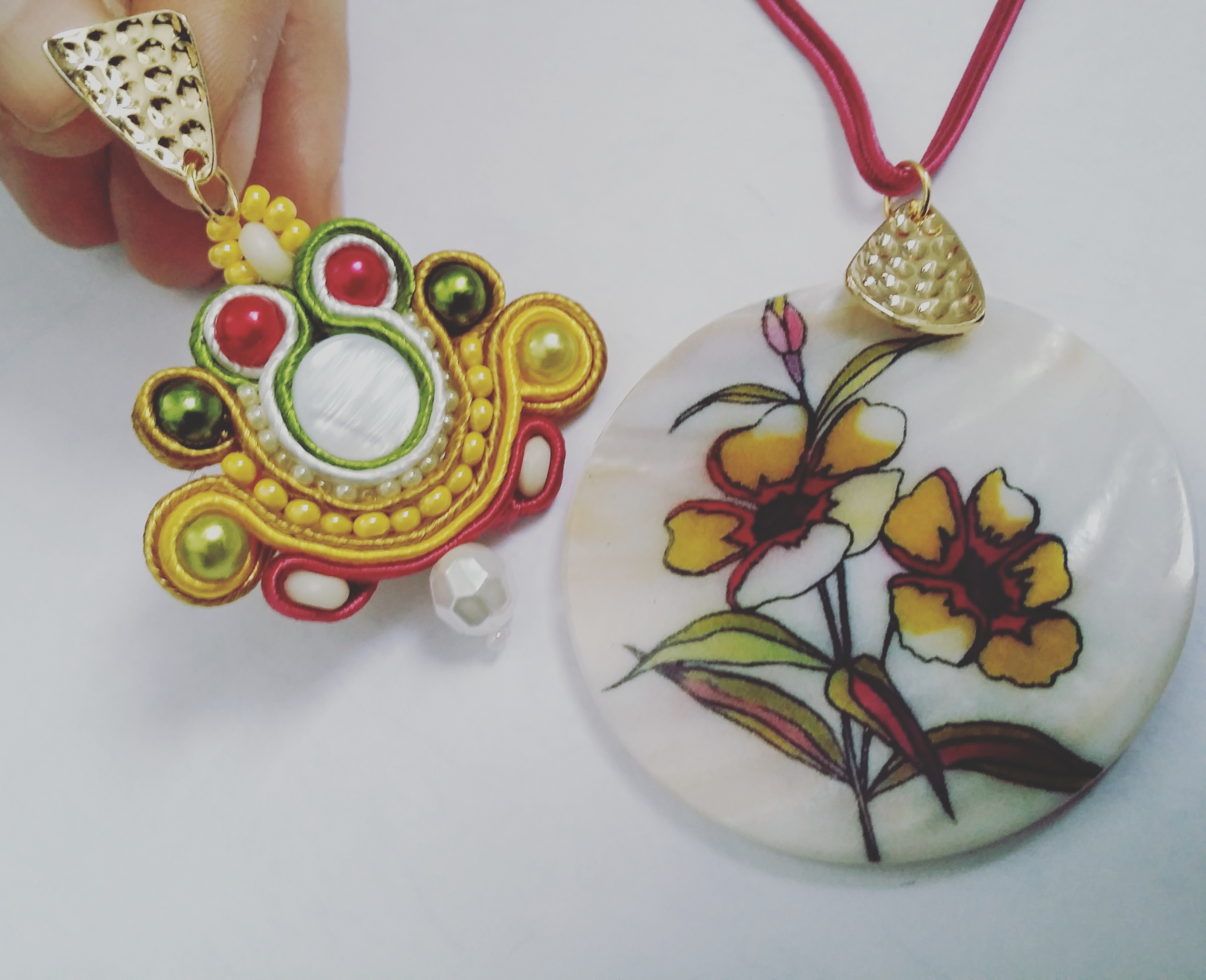 Soutache náušnice s perlovým príveskom