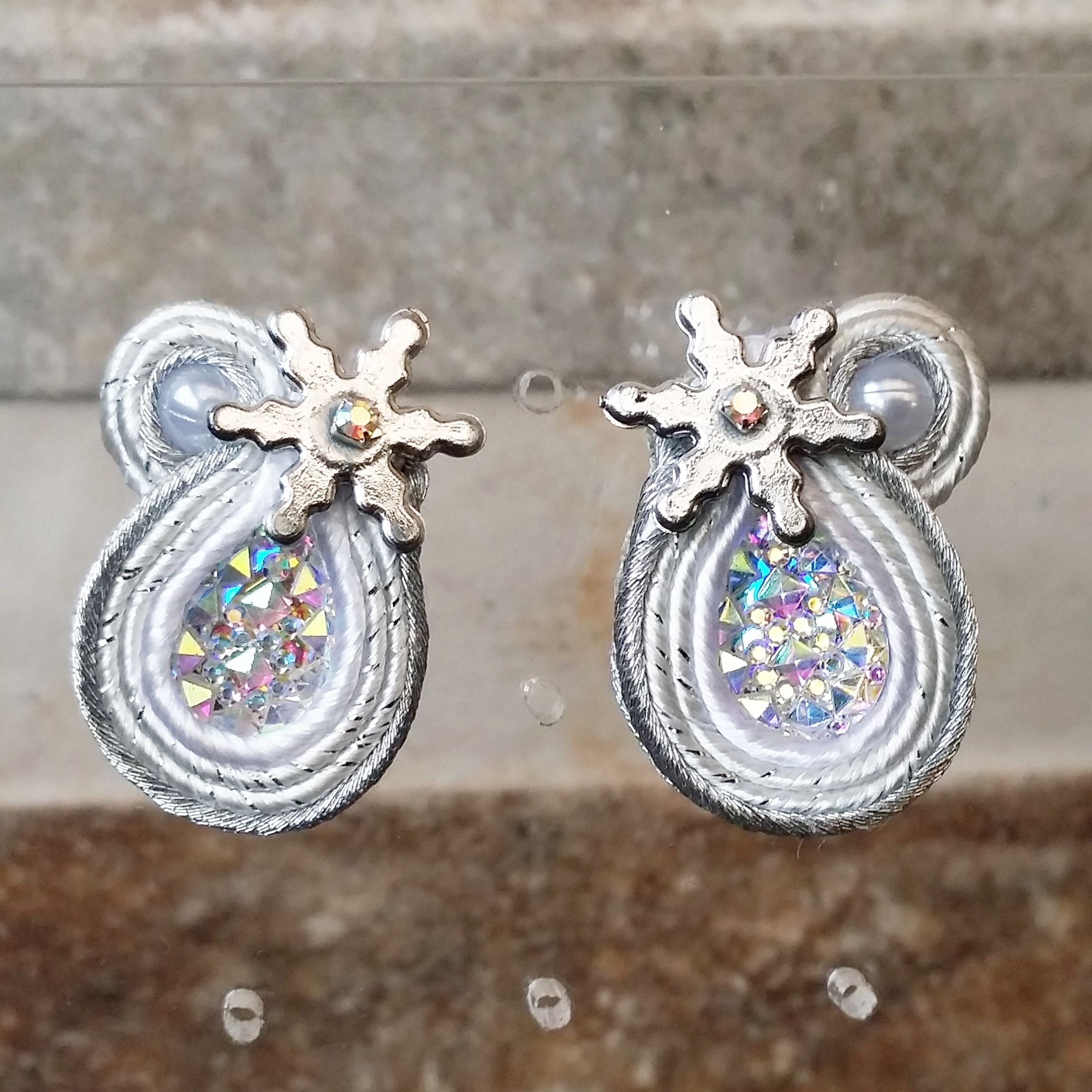 Soutache napichovacie snehové vločky
